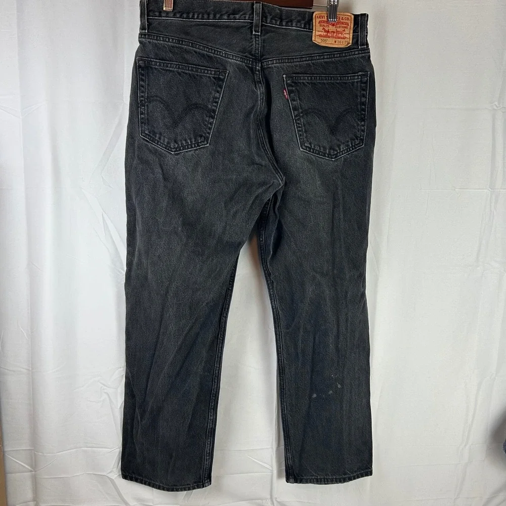 Levis note some